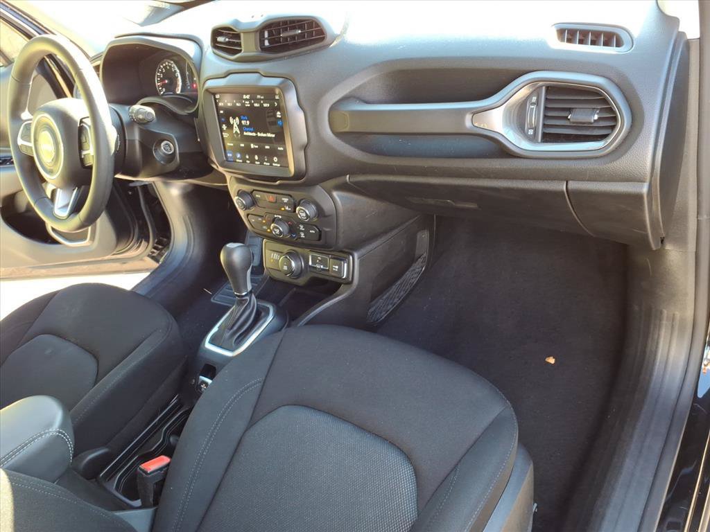 Used 2023 Jeep Renegade Latitude AWD/4WD image 16