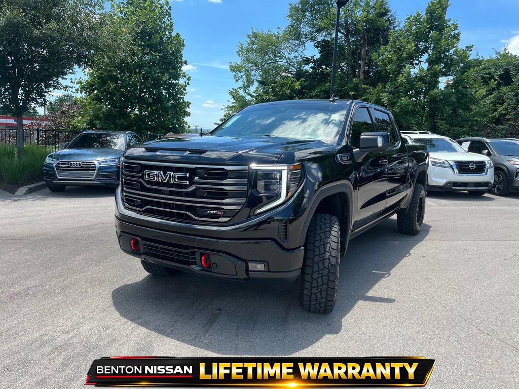 Used 2025 GMC Sierra 1500 AT4 w/ AT4 Premium Package AWD/4WD image 4