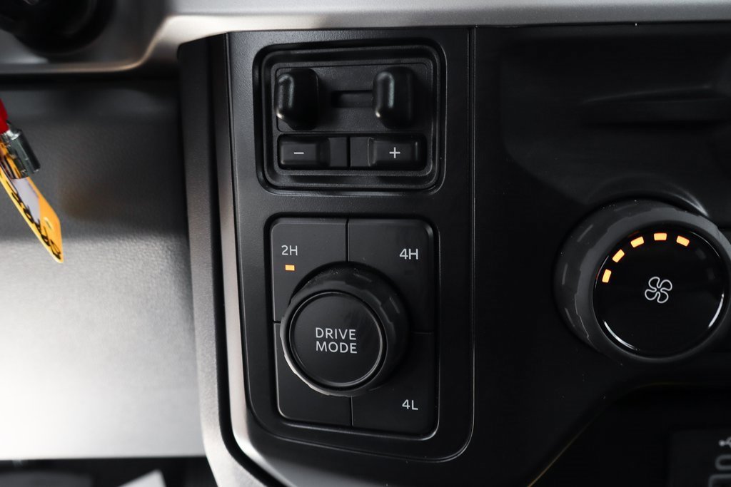 Used 2024 Ford F450 XL w/ XL Chrome Package image 32