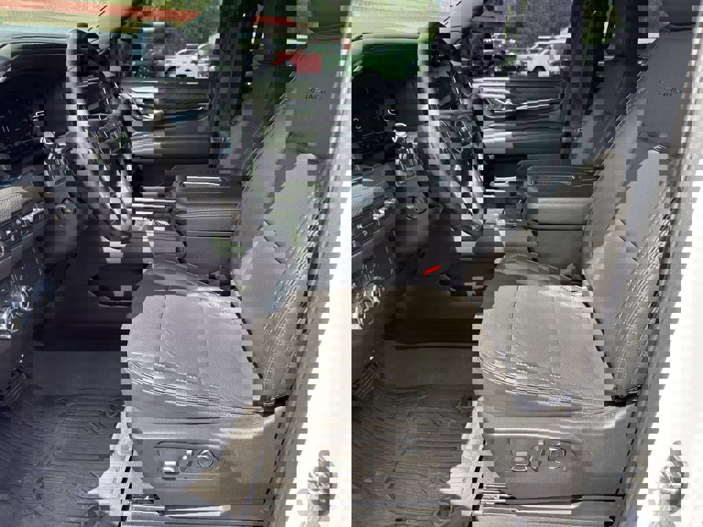 Used 2024 GMC Yukon Denali image 12