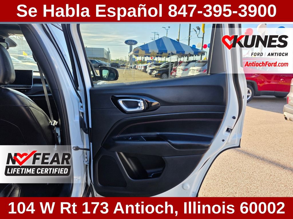Used 2025 Jeep Compass Trailhawk AWD/4WD image 31