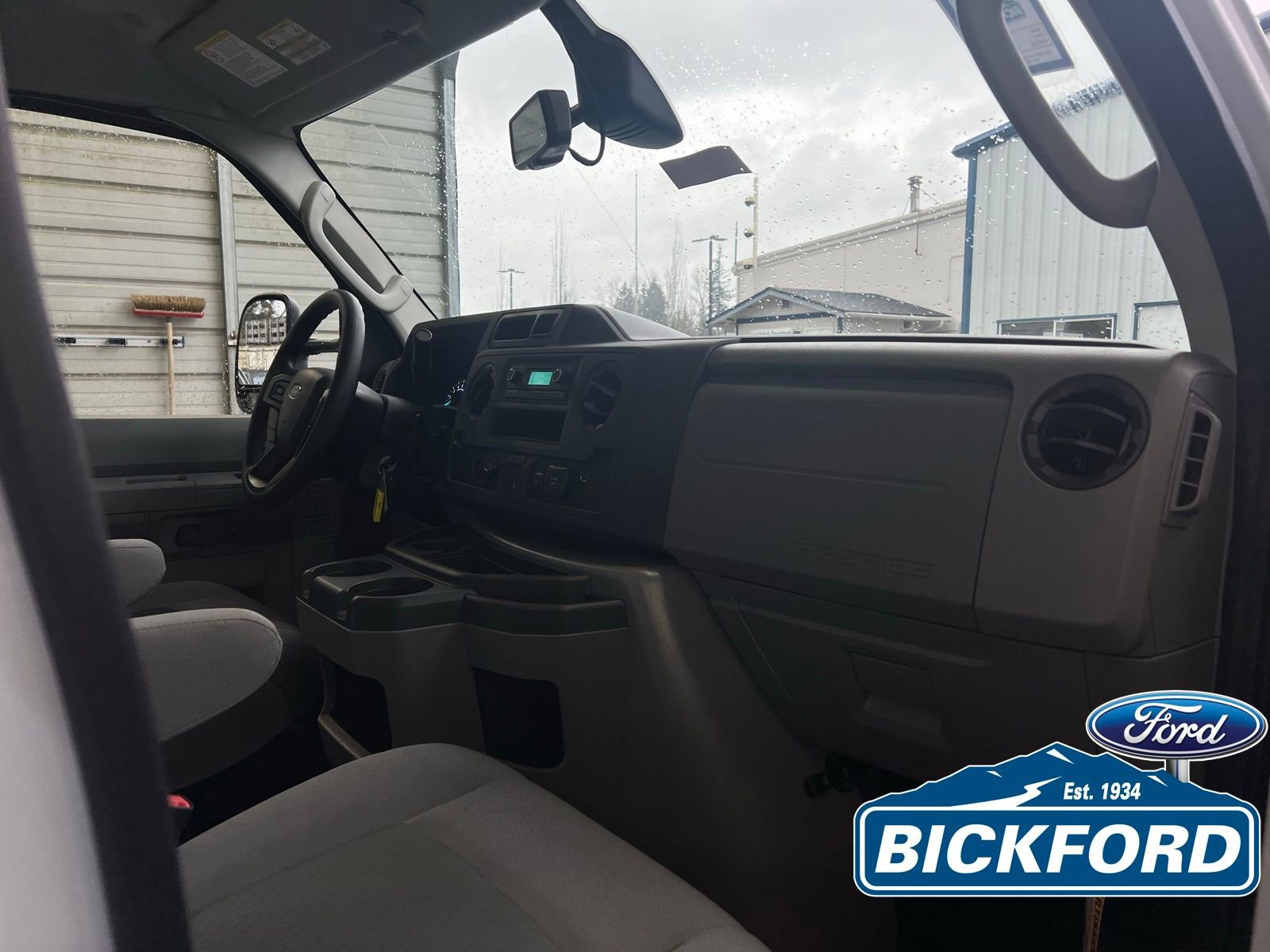 New 2026 Ford E-450 and Econoline 450 Super Duty w/ Interior Upgrade Package RWD image 12