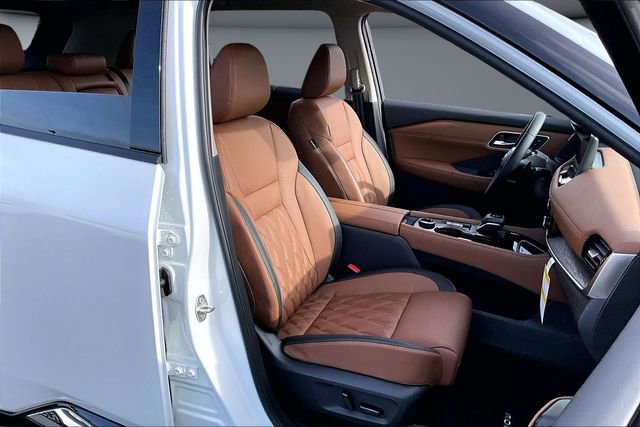 New 2026 Nissan Rogue Platinum image 10