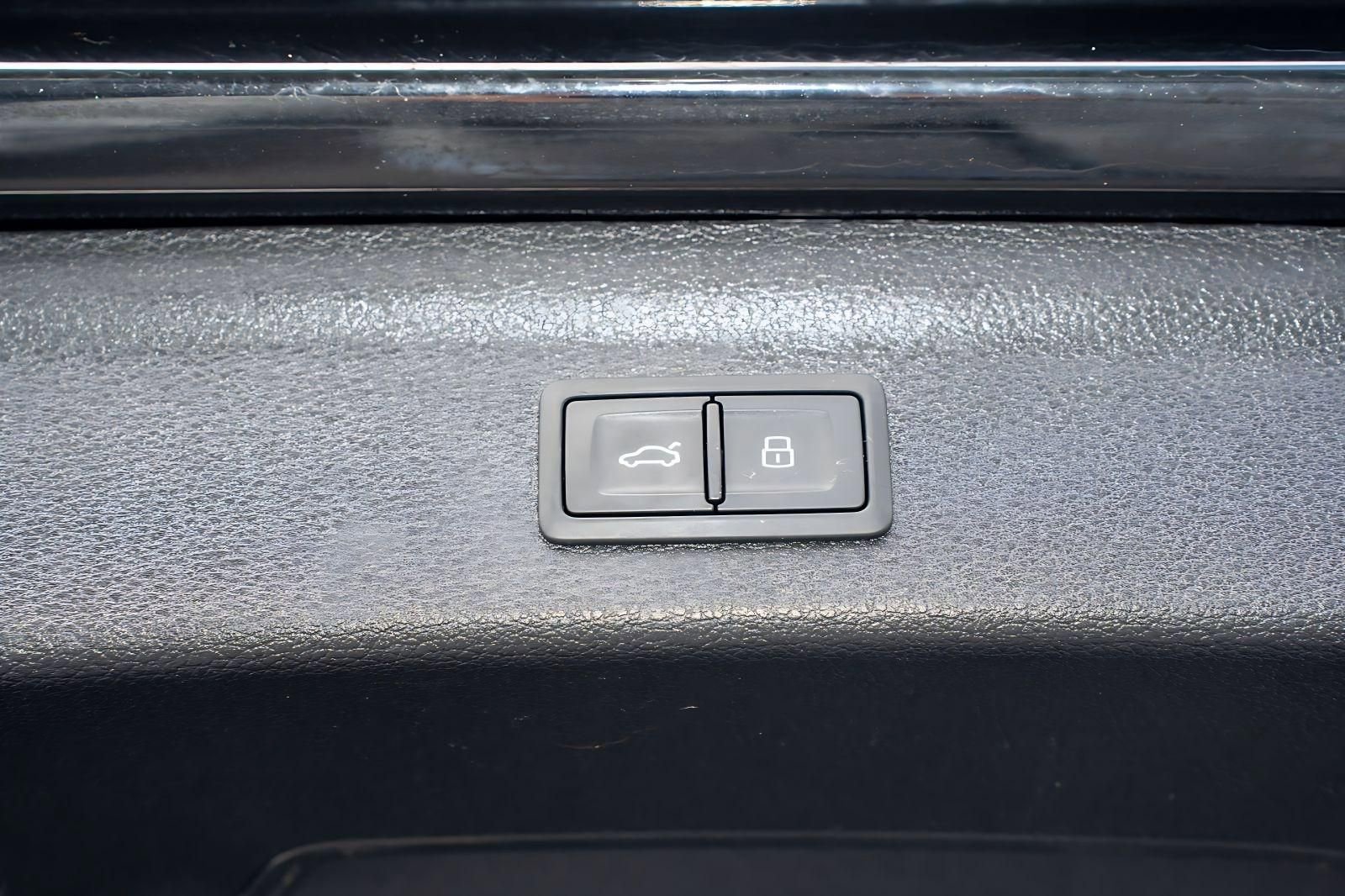 Used 2023 Audi Q3 2.0T Premium w/ Convenience Package image 10