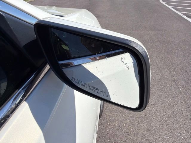 Used 2013 Lincoln MKS AWD image 6