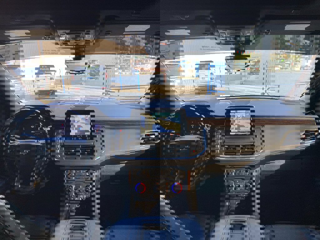 Used 2022 Chevrolet Tahoe High Country image 2