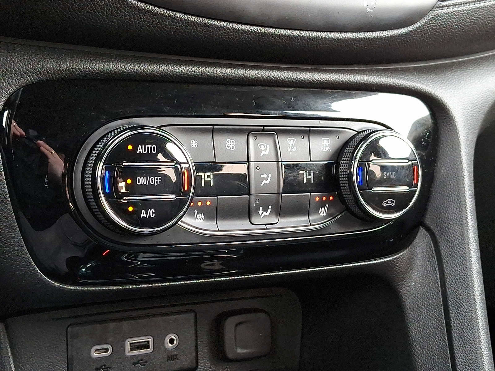 Certified 2023 Buick Encore GX Select w/ Experience Buick Package image 16