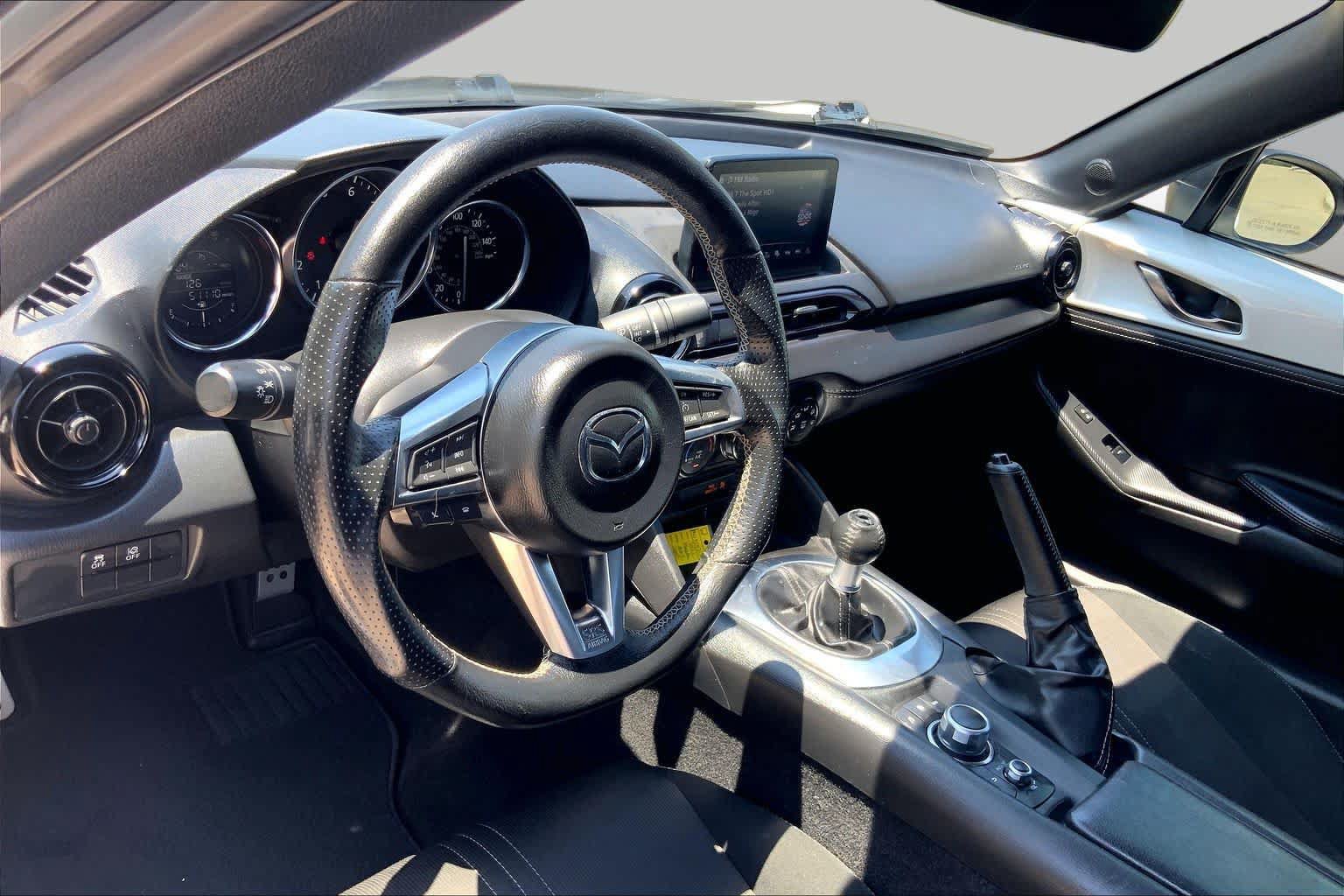 Used 2021 MAZDA MX-5 Miata Club RWD image 15