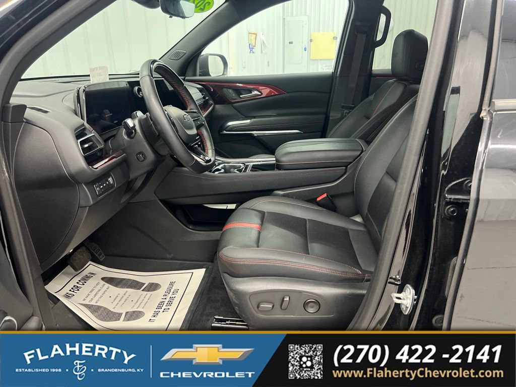 Used 2024 Chevrolet Traverse RS w/ LPO, Floor Liner Package AWD/4WD image 9