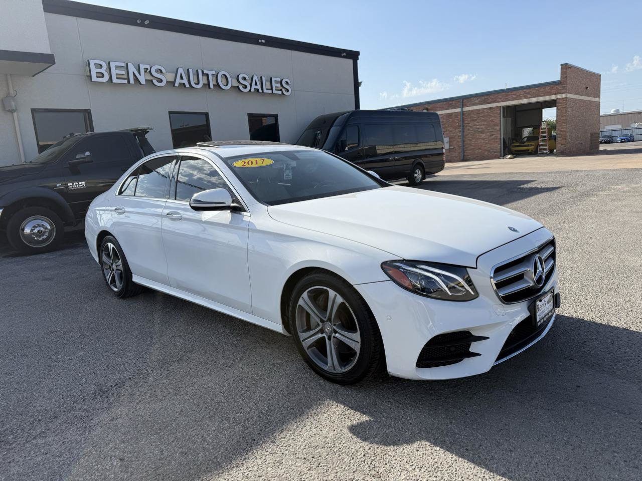 Used 2017 Mercedes-Benz E 300 image 4