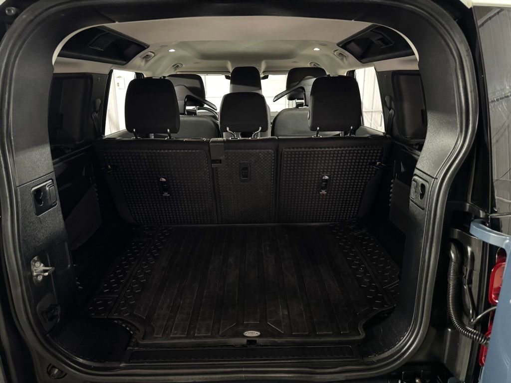 Used 2022 Land Rover Defender 110 image 54