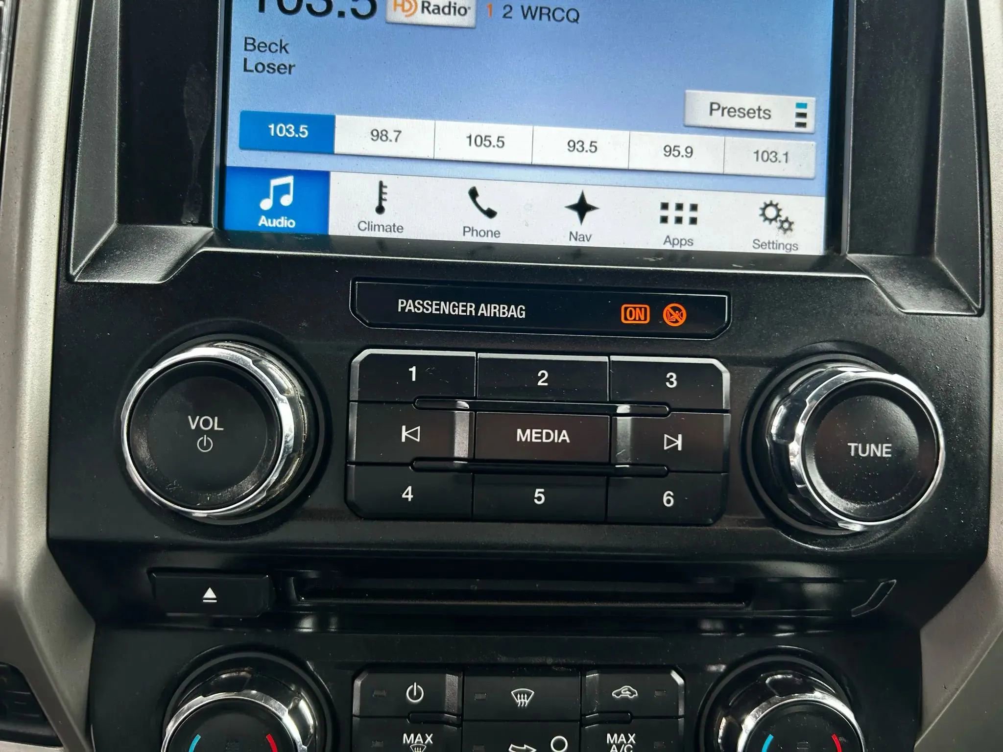 Used 2017 Ford F350 Lariat w/ Chrome Package image 29