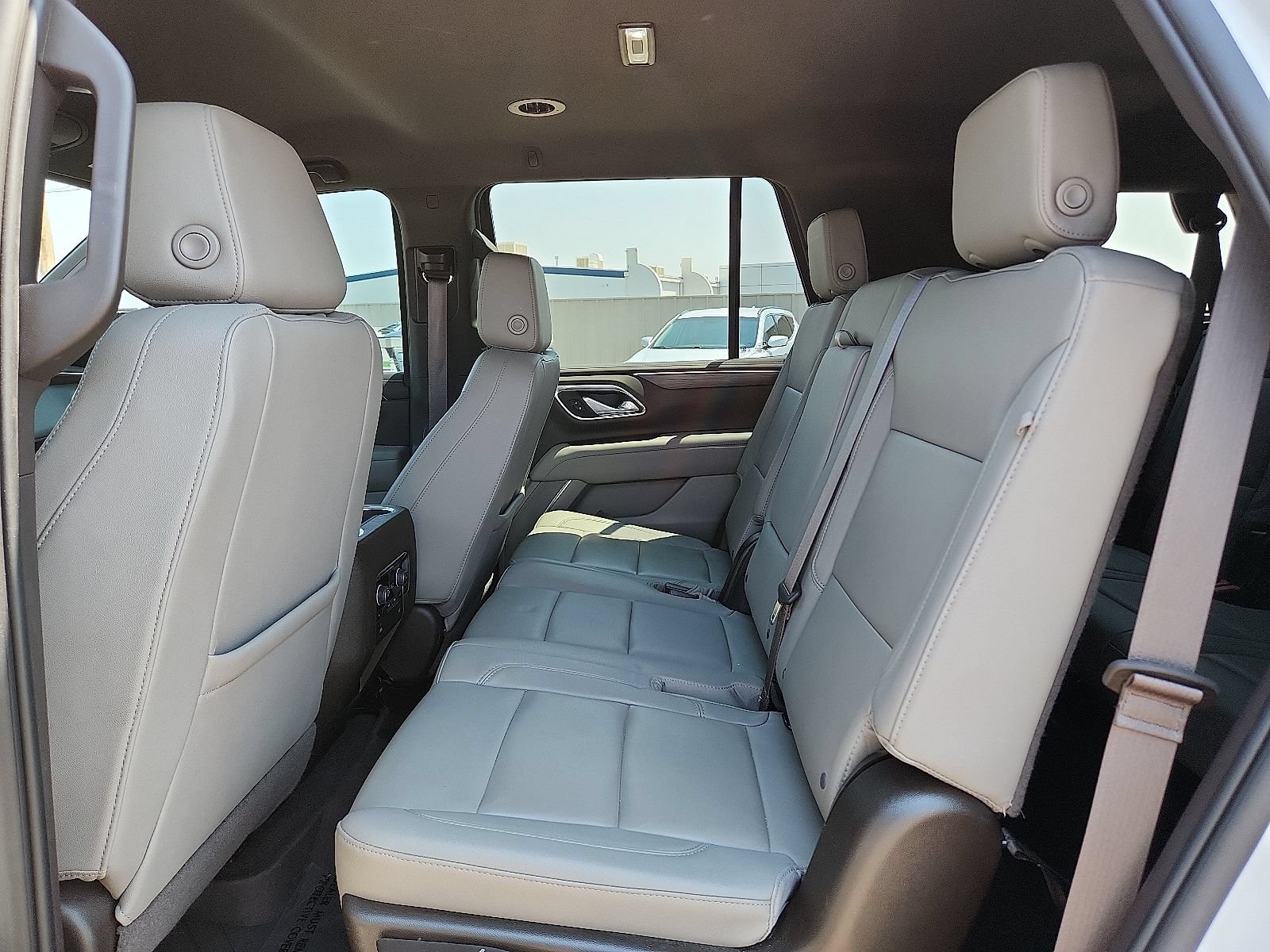 Used 2023 Chevrolet Tahoe Z71 w/ Luxury Package AWD/4WD image 9