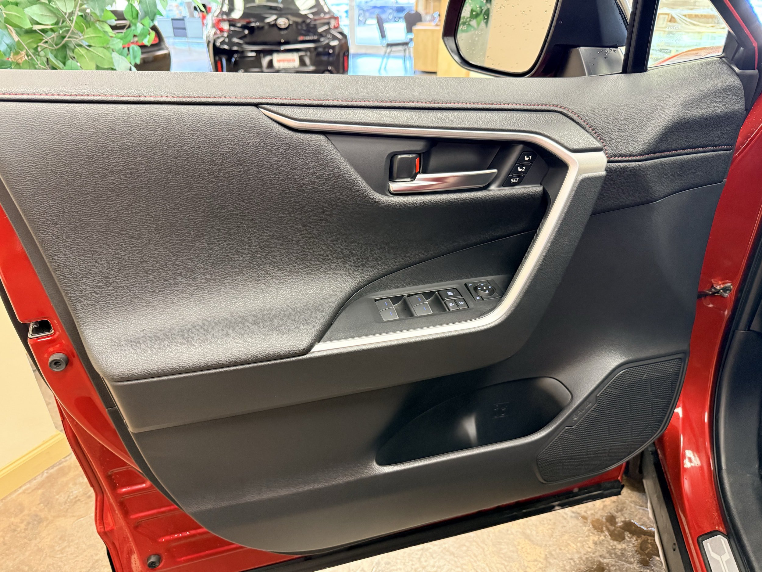 Used 2022 Toyota RAV4 XSE w/ Premium Package AWD/4WD image 6