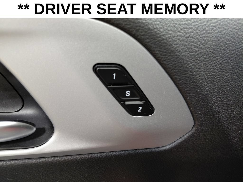 Used 2025 Chrysler Pacifica Limited w/ Uconnect Theater Family Group AWD/4WD image 14