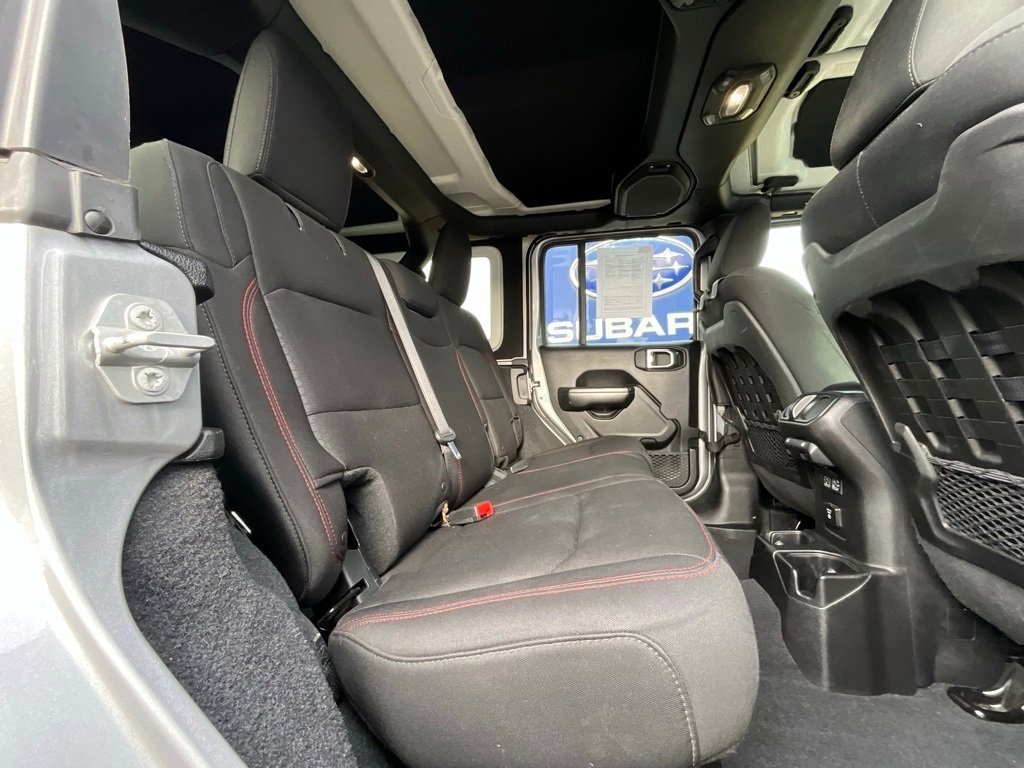 Used 2018 Jeep Wrangler Unlimited Rubicon w/ Cold Weather Group image 15