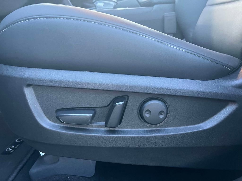 Used 2025 INFINITI QX50 Pure AWD/4WD image 18