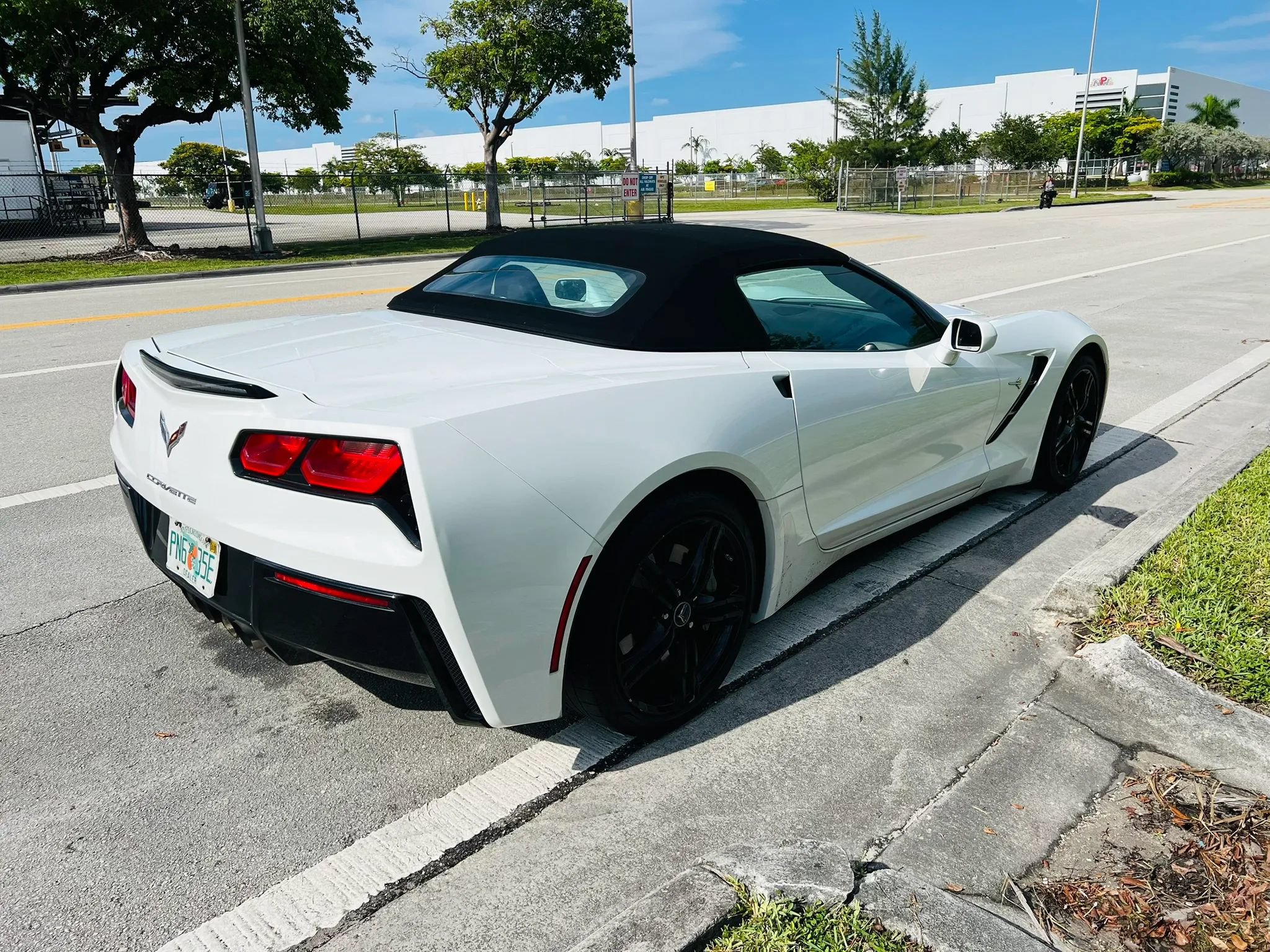 Used 2017 Chevrolet Corvette Stingray Convertible w/ 2LT Preferred Equipment Group RWD image 5
