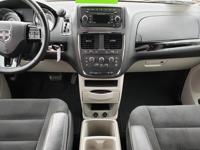 Used 2016 Dodge Grand Caravan SE image 14