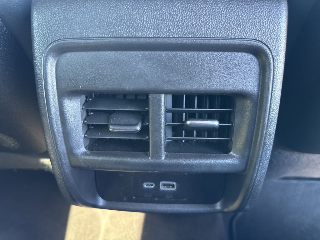 Used 2024 Cadillac XT4 Premium Luxury image 17