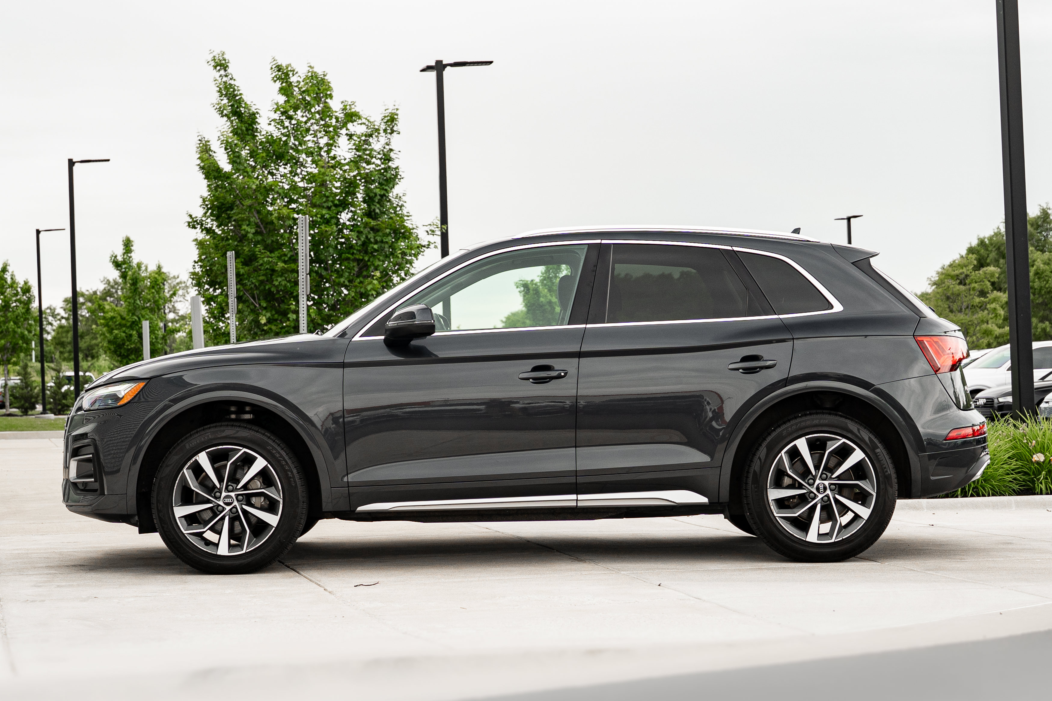 Used 2021 Audi Q5 2.0T Premium Plus w/ Premium Plus Package AWD/4WD image 7