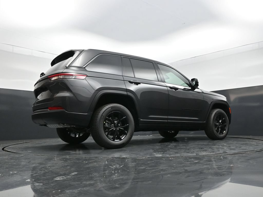 New 2026 Jeep Grand Cherokee Altitude AWD/4WD image 30
