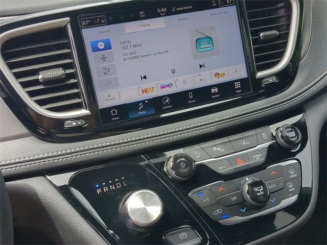 New 2026 Chrysler Pacifica Select image 40