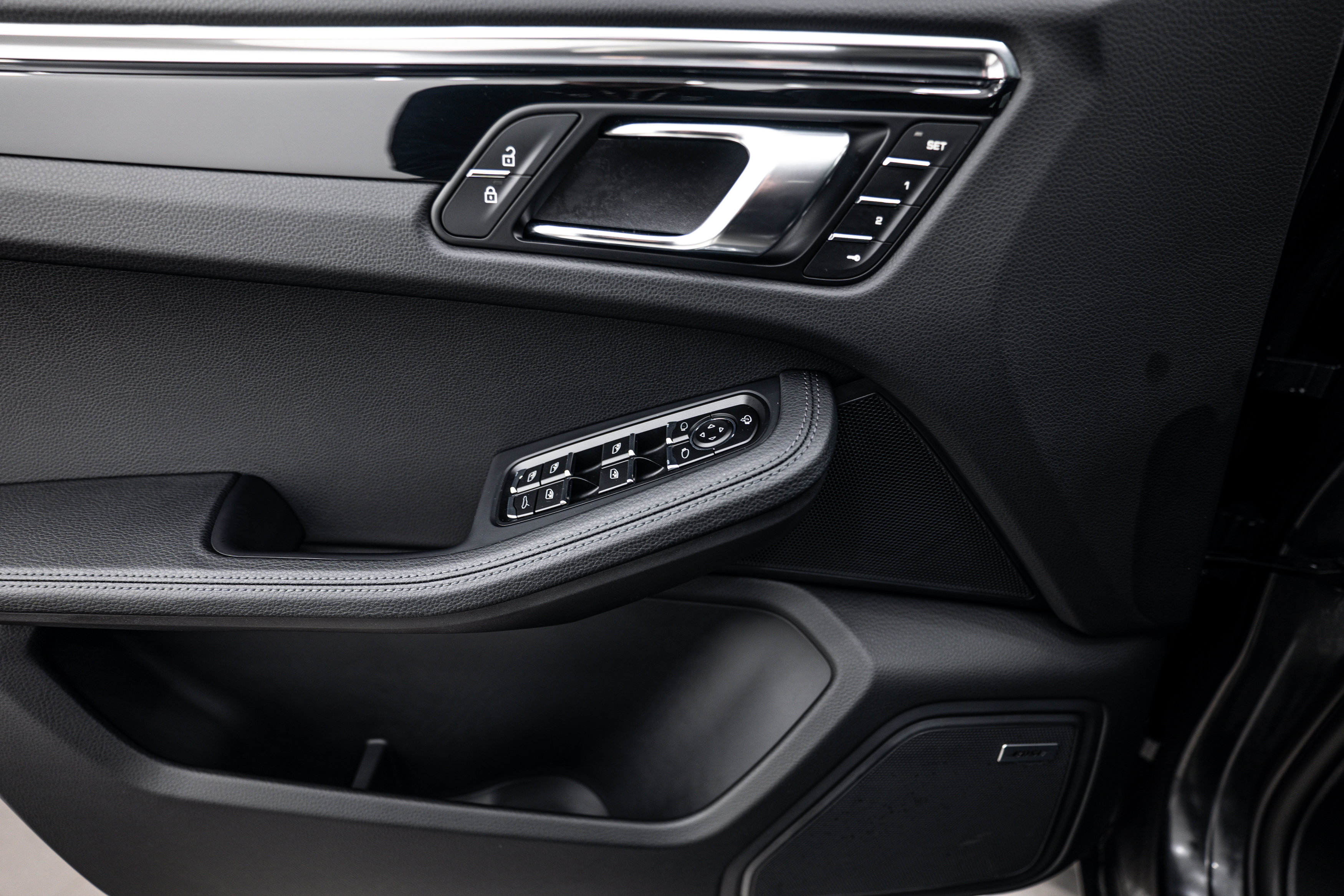 Certified 2026 Porsche Macan image 18