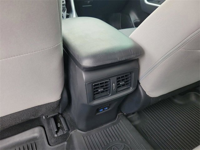 Used 2022 Toyota RAV4 XLE w/ Convenience Package image 8