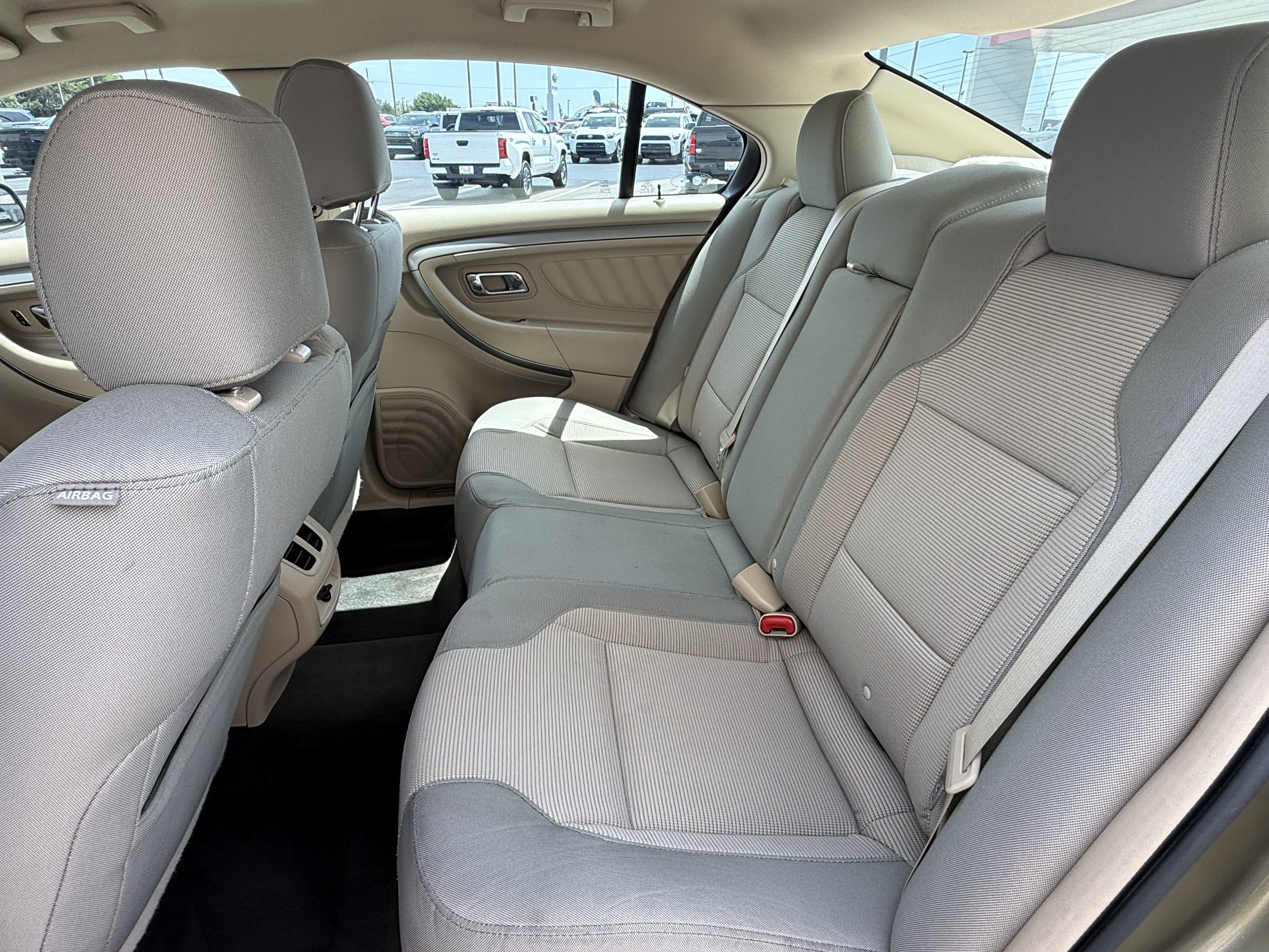 Used 2013 Ford Taurus SEL FWD image 5