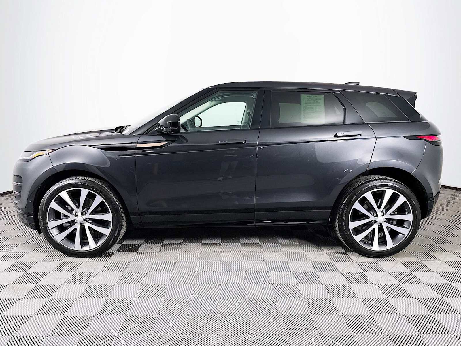 Used 2025 Land Rover Range Rover Evoque Dynamic SE AWD/4WD image 8