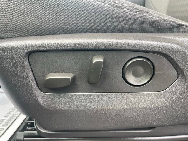 Used 2024 Chevrolet Silverado 2500 Custom w/ Custom Value Package image 14