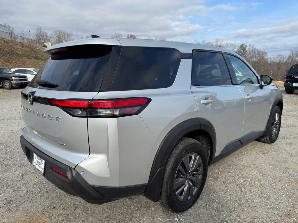 Used 2024 Nissan Pathfinder S image 8