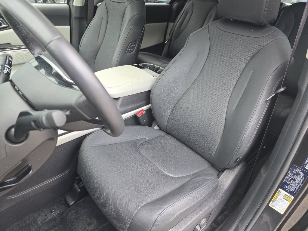 Used 2024 Kia Carnival SX Prestige FWD image 21