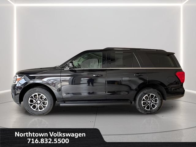 Used 2024 Ford Expedition XLT AWD/4WD image 2