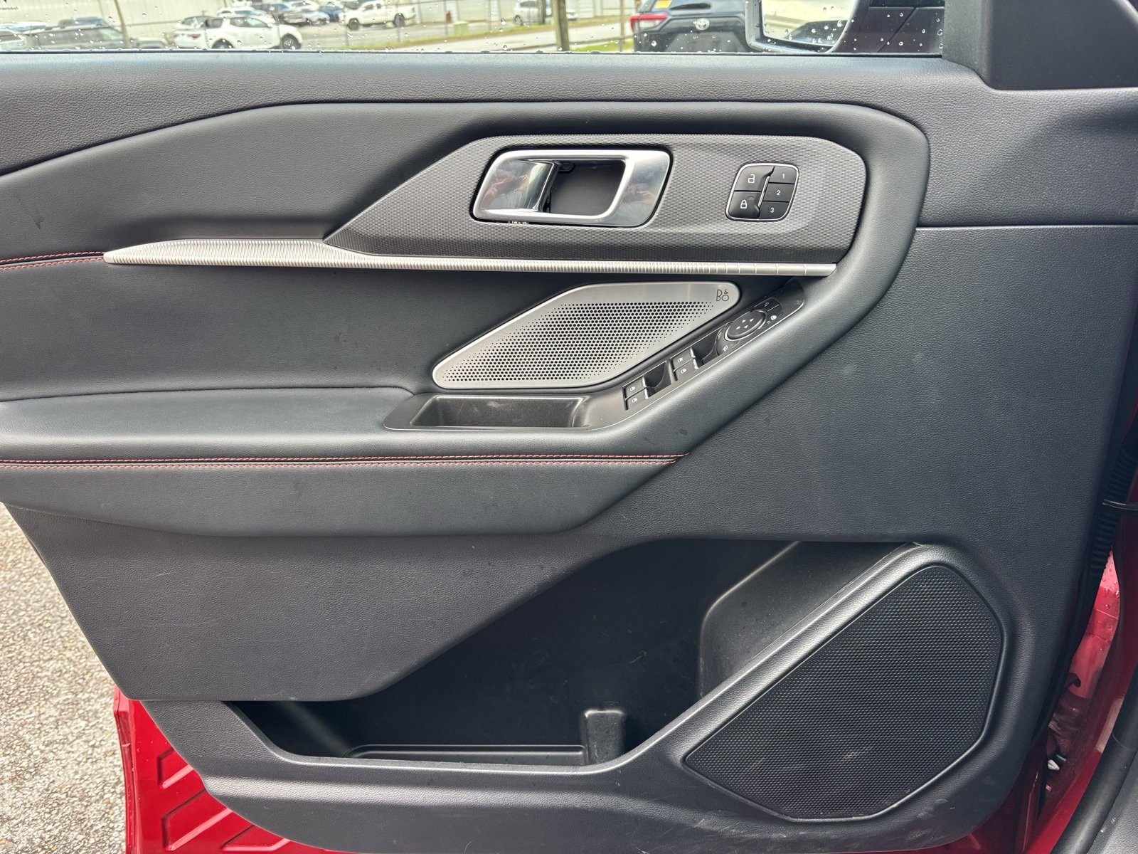 Used 2025 Ford Explorer ST image 8