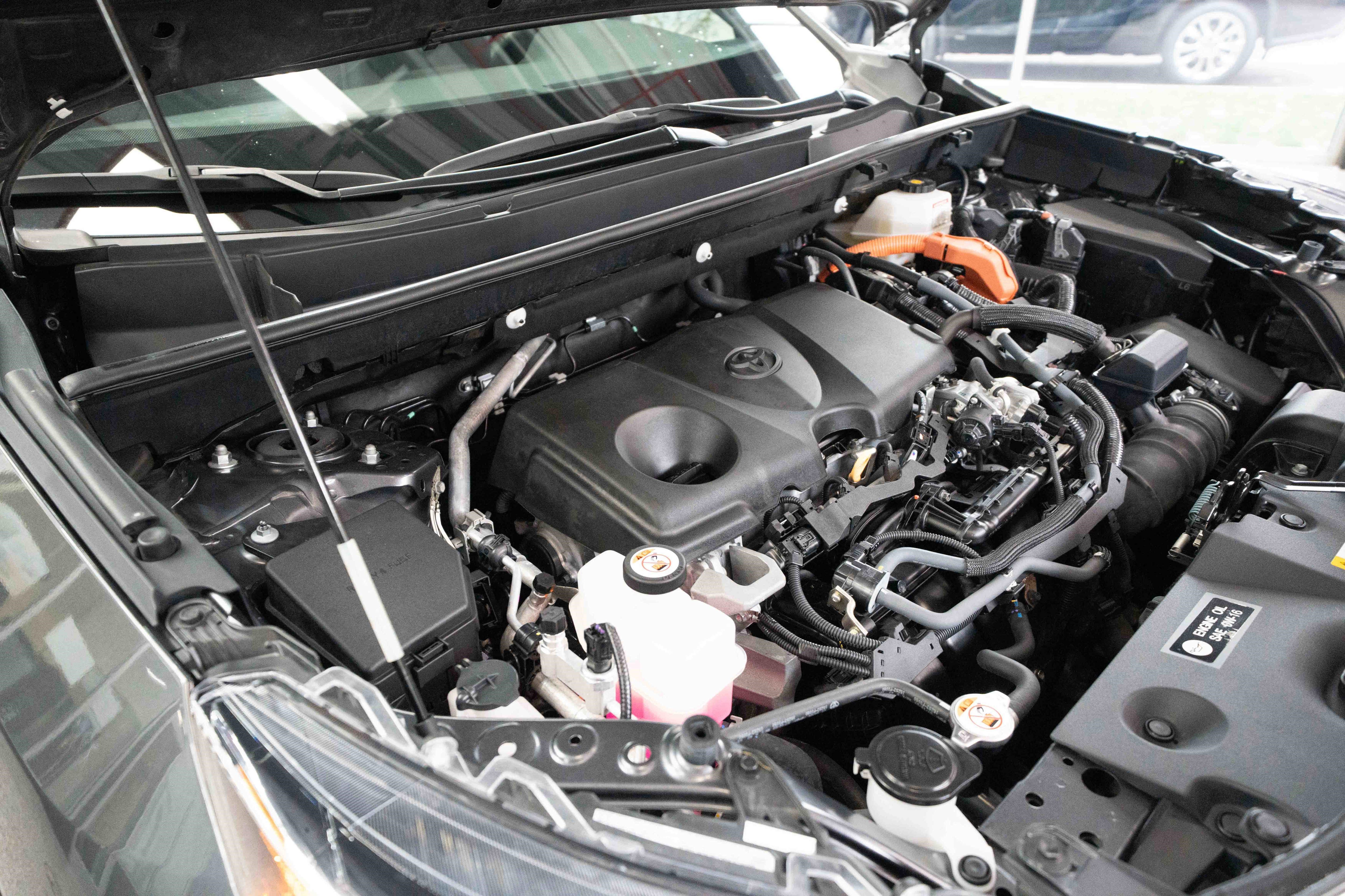 Used 2023 Toyota RAV4 SE image 32