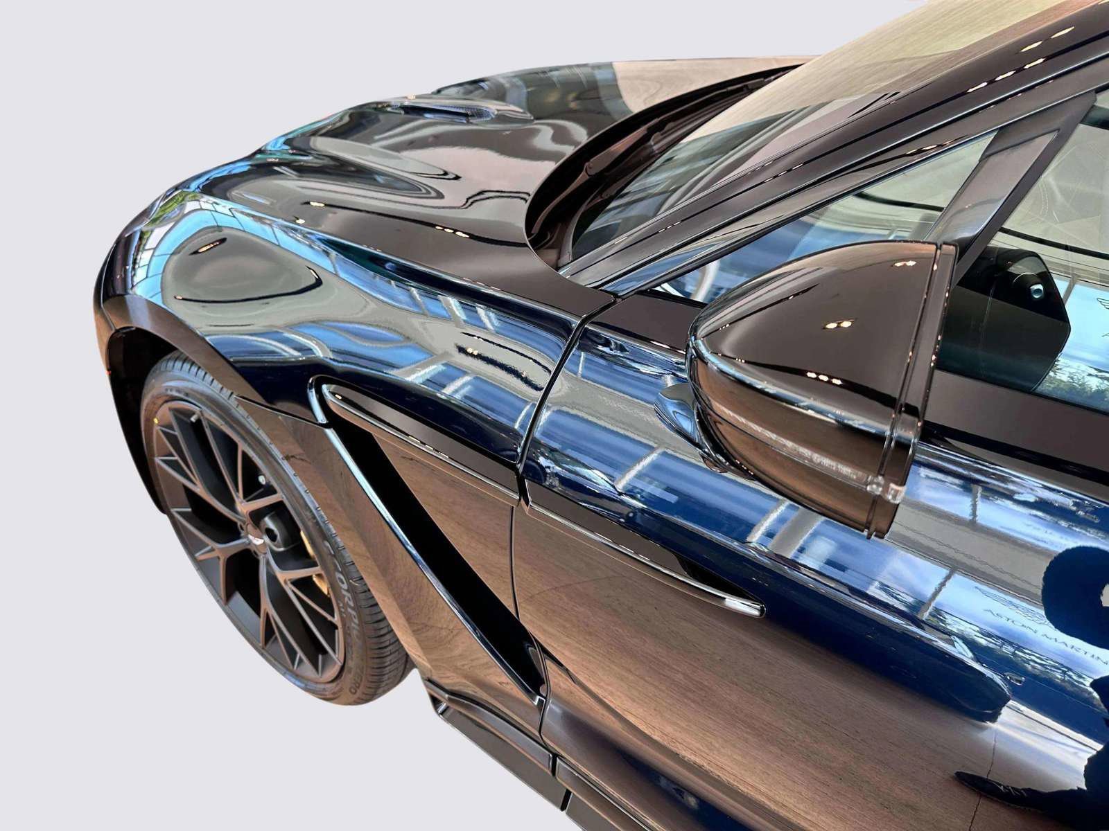 New 2025 Aston Martin DBX 707 image 11