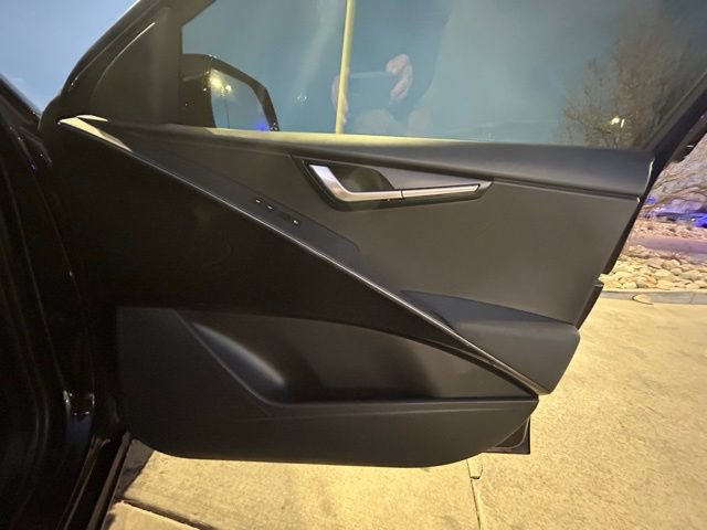 Used 2023 Kia Niro EX Touring image 27