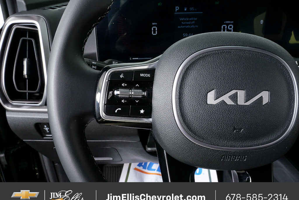 Used 2025 Kia Sorento S image 9