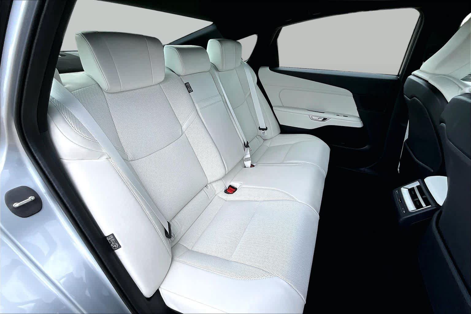 Used 2026 Lexus ES 500e AWD/4WD image 19