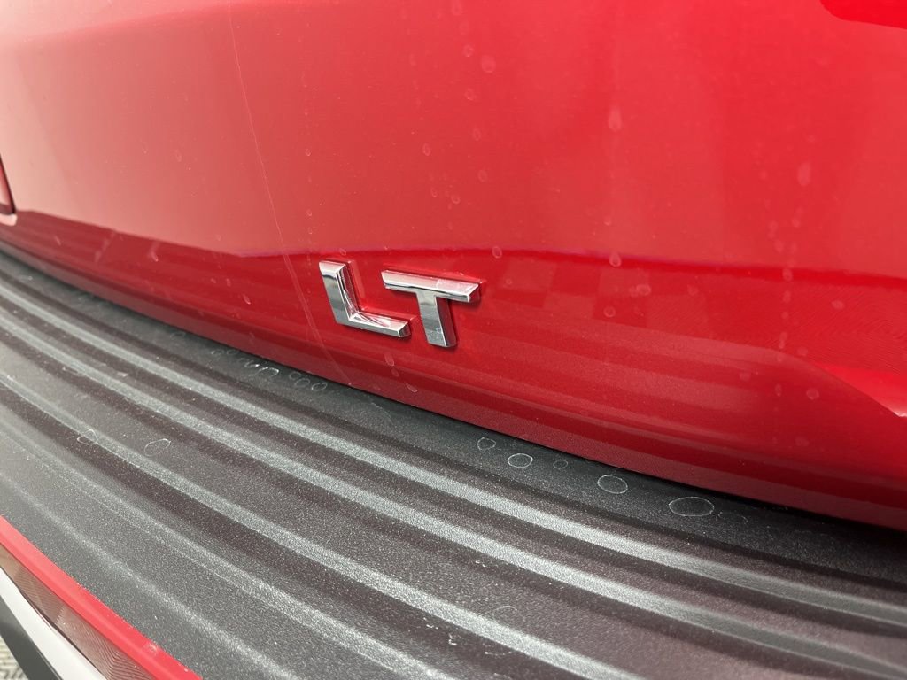 New 2026 Chevrolet Suburban LT image 19