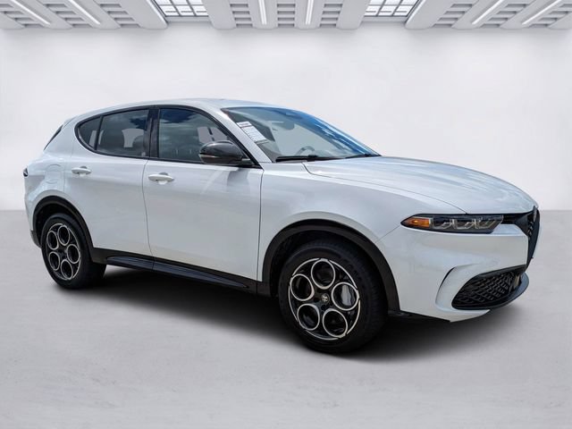 Used 2025 Alfa Romeo Tonale w/ Premium Package