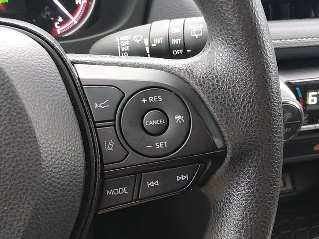 Used 2024 Toyota RAV4 XLE FWD image 23