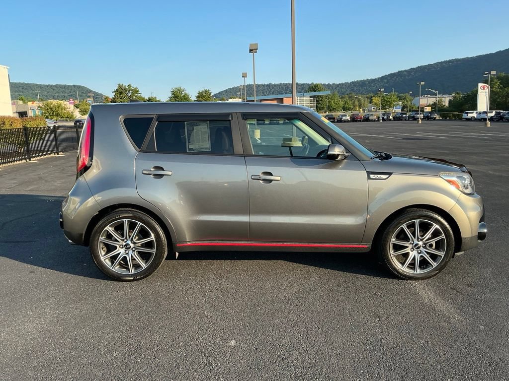 Used 2017 Kia Soul ! w/ Tech Package FWD image 4