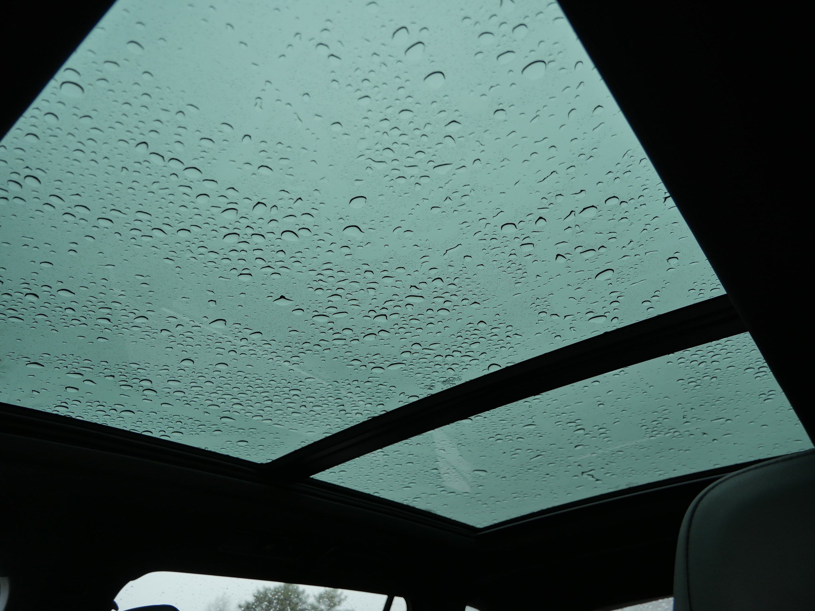 Used 2023 Volkswagen Tiguan SEL R-Line image 34