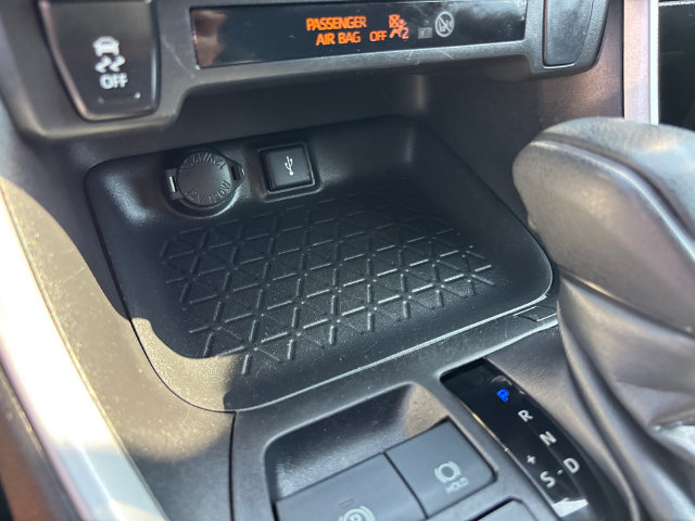 Used 2022 Toyota RAV4 LE AWD/4WD image 23