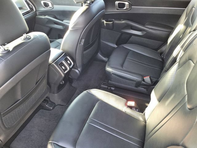 Used 2025 Kia Sorento EX AWD/4WD image 11