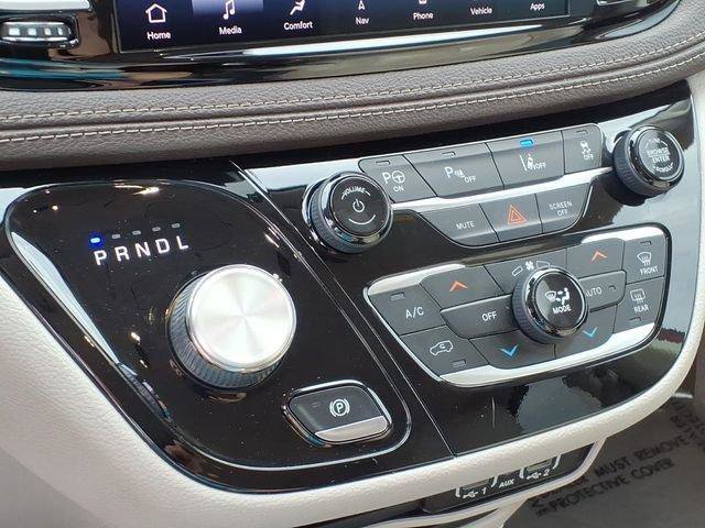 Used 2021 Chrysler Pacifica Touring-L image 10