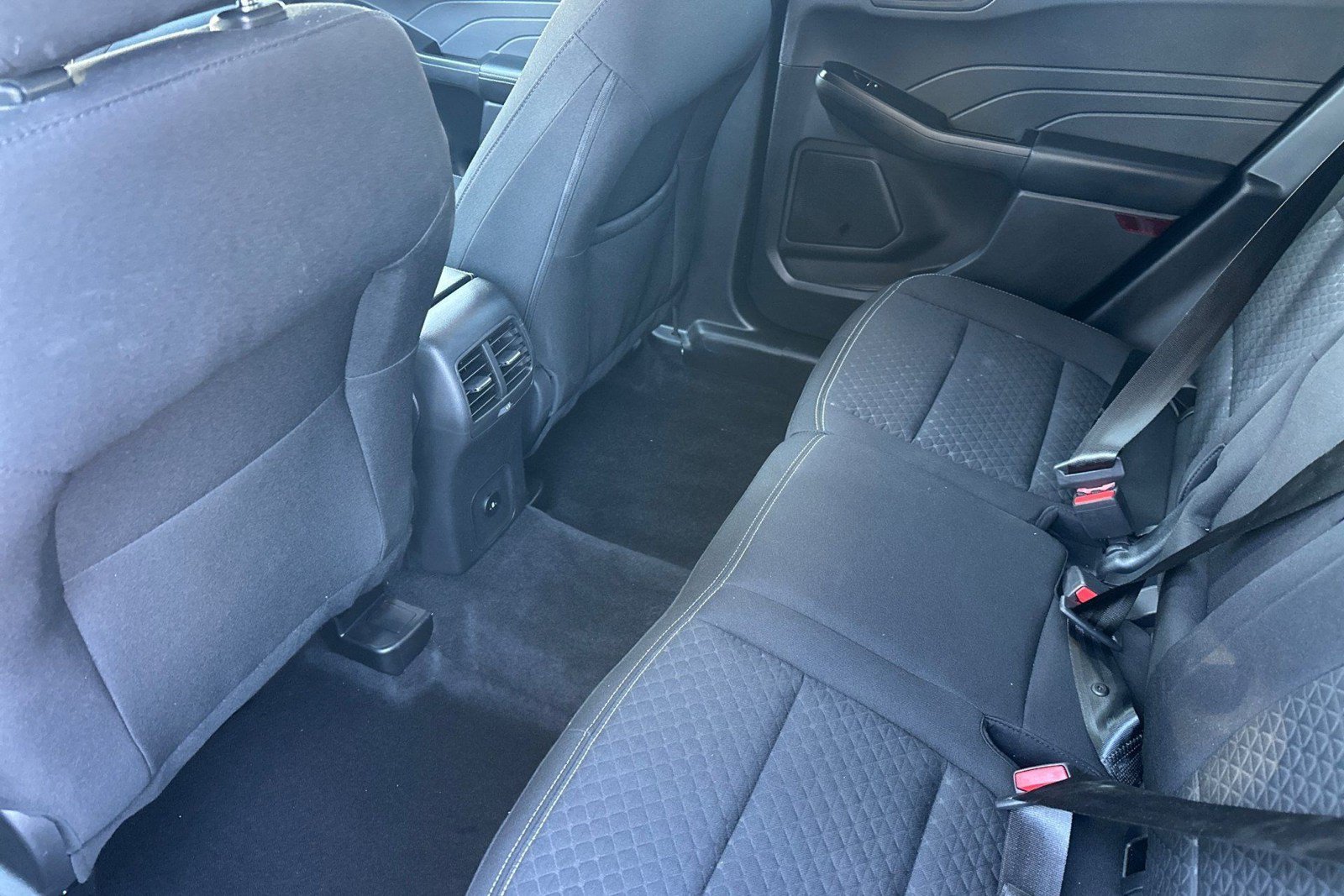 Used 2025 Ford Escape Active w/ Active Premium Tech Pack AWD/4WD image 27